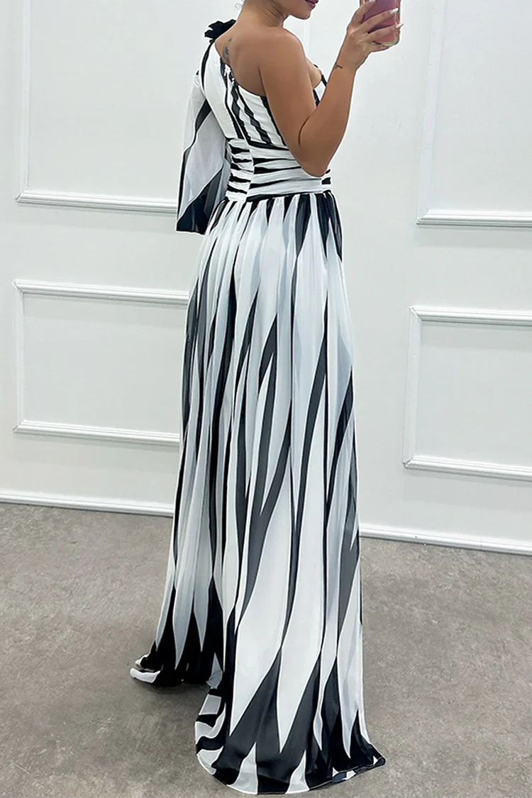 Stella - Elegant Striped One-Shoulder Maxi Dress