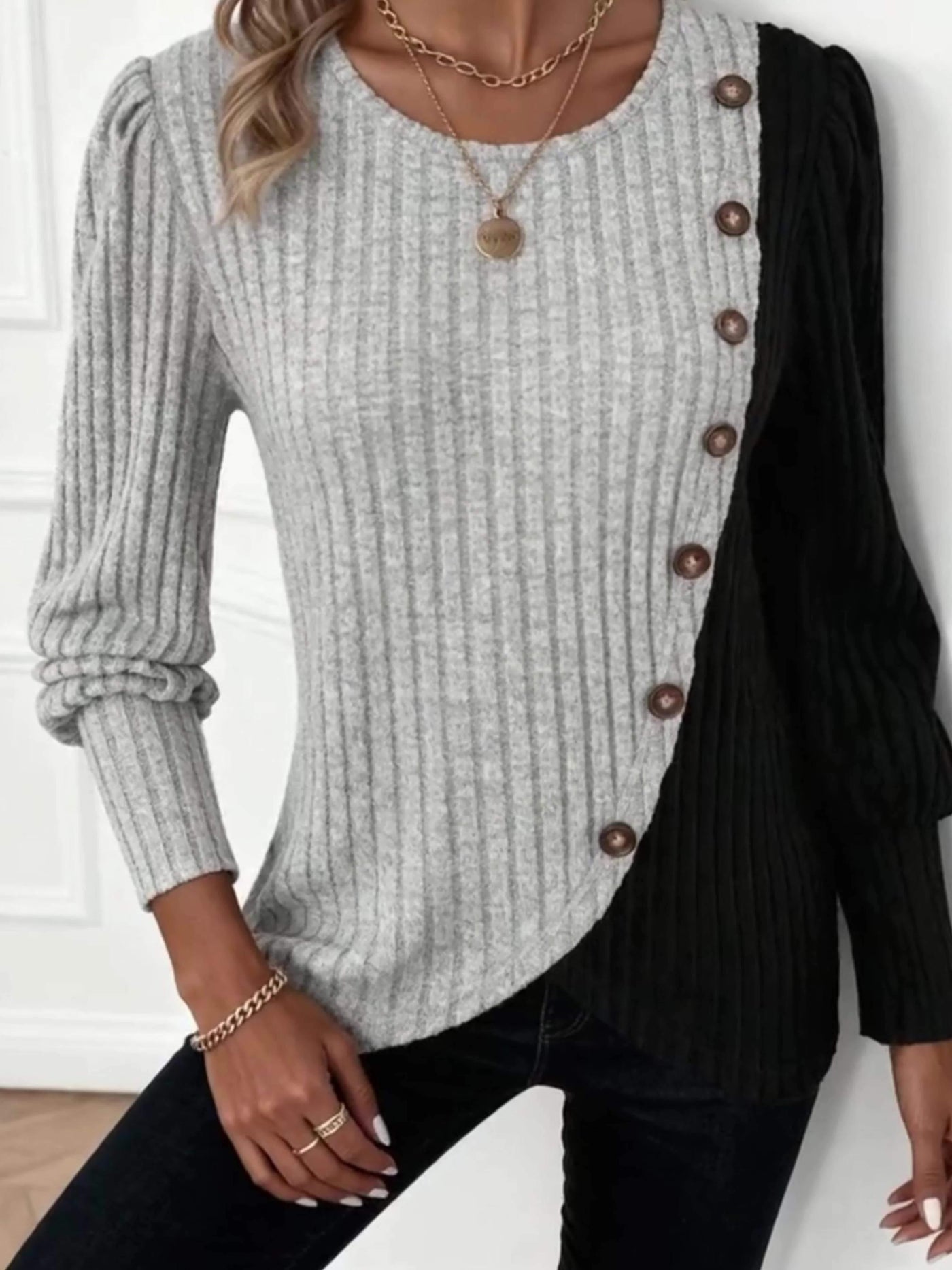 Calista – Contrast Button Knit