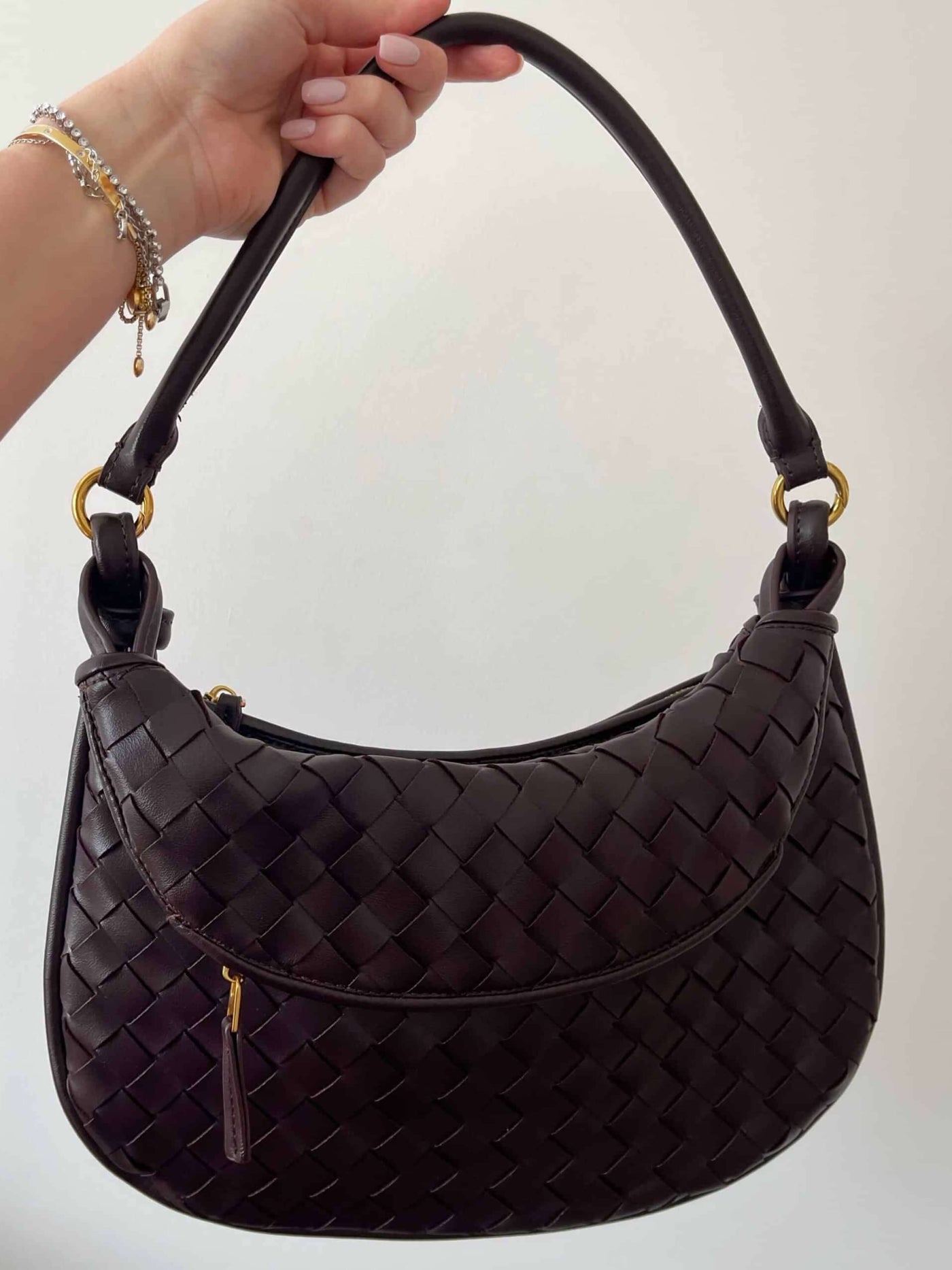 Sarah - Versatile Woven Shoulder Bag