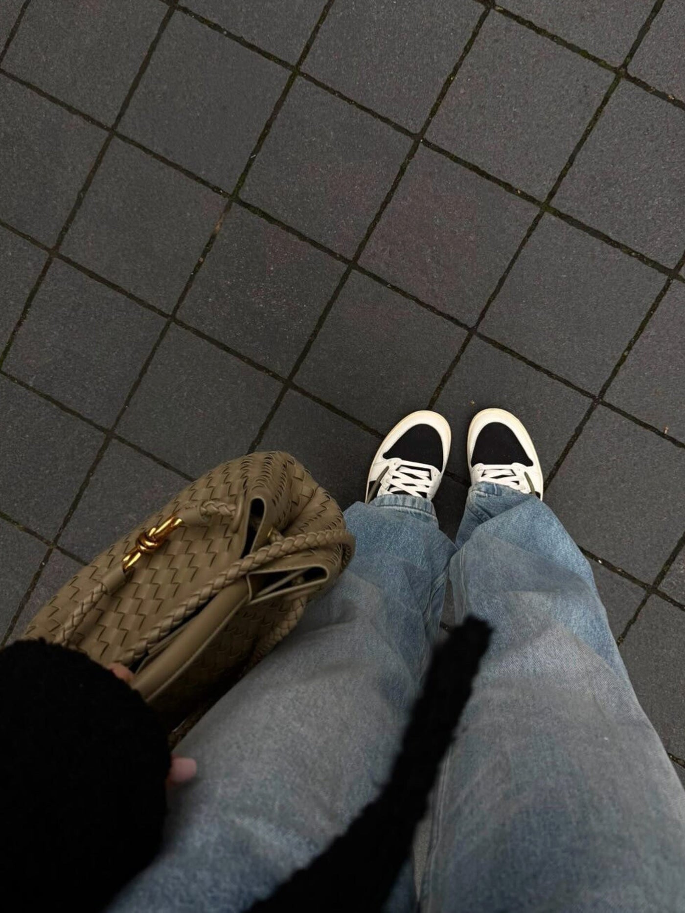 Eloise - Compact Woven Bag with Textured Design