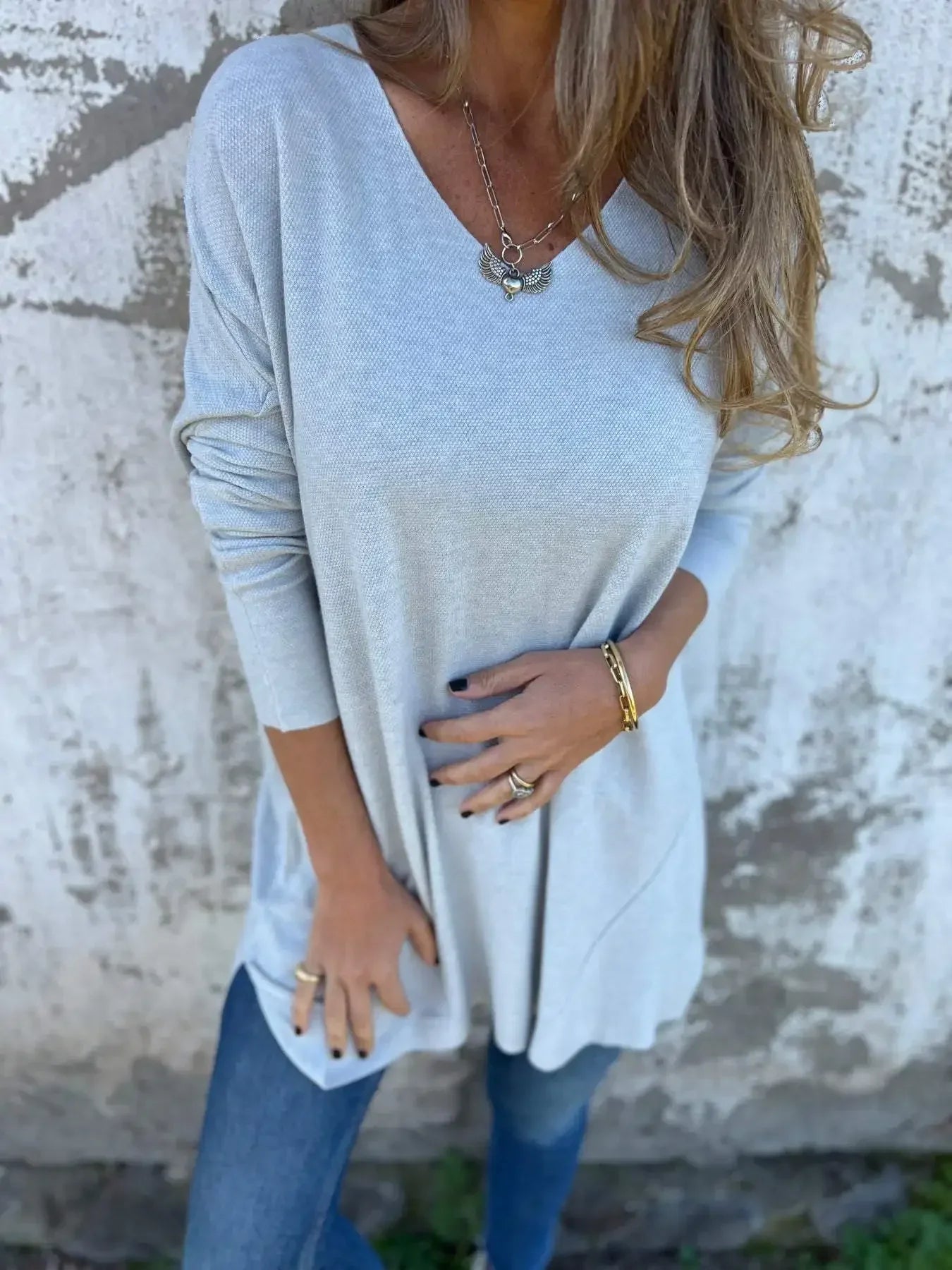 Leona - Relaxed V-Neck Knit Tunic