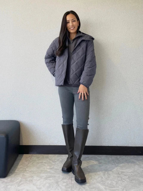 Mila – Diamond Quilt Puffer